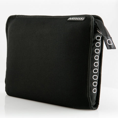 The Airpocket is a simple, stylish, and protective carry-on to organise all your travel essentials into one convenient and accessible bag.